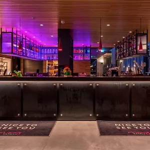 Moxy Frankfurt Airport מלון